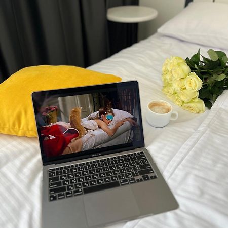 Sunday Hotel Одеса Екстериор снимка